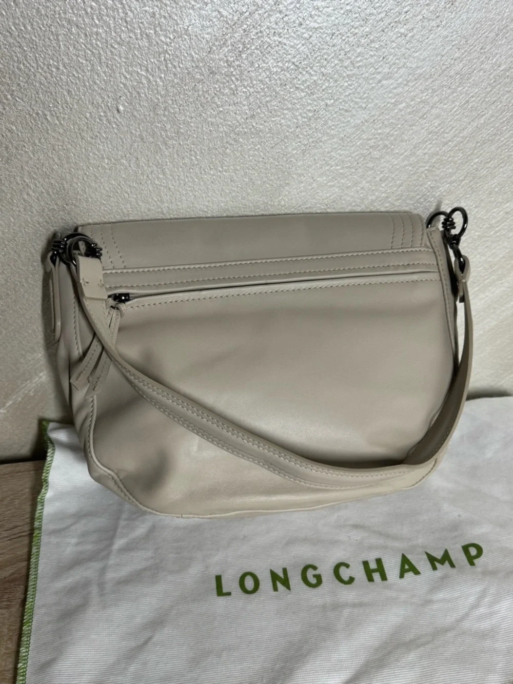 Longchamp Light Beige Leather Saddle Shoulder Hobo Bag